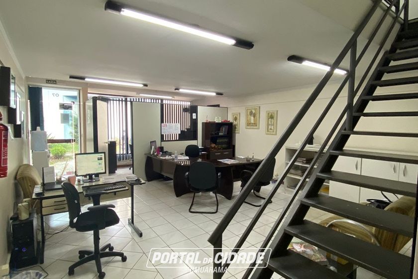 Sal&atilde;o Comercial &agrave; venda - 84m&sup2; - Zona I