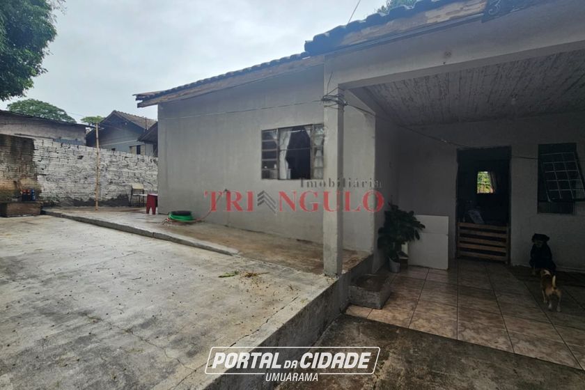 Casa &agrave; venda - 75m&sup2; - CONJUNTO RESIDENCIAL CORREGO LONGE