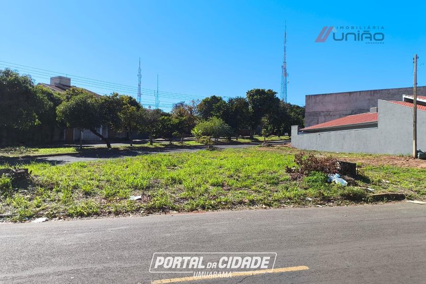 Terreno &agrave; venda - 241m&sup2; - Zona V