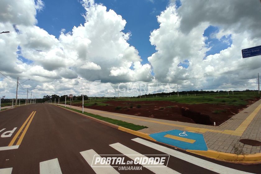 Terreno &agrave; venda - 360m&sup2; - VILA INDUSTRIAL