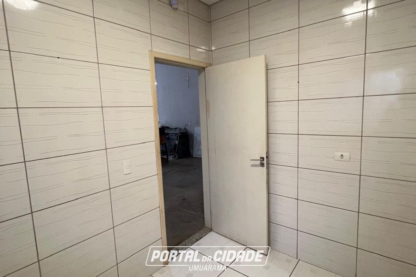 Sal&atilde;o Comercial para alugar - 180m&sup2; - Parque Residencial da G&aacute;vea