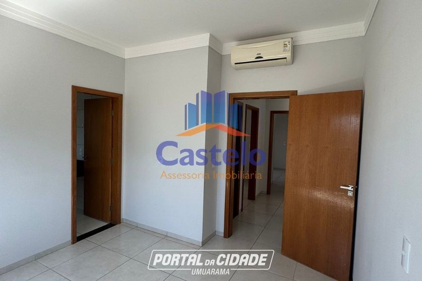 Casa &agrave; venda - 68m&sup2; - JARDIM COLORADO
