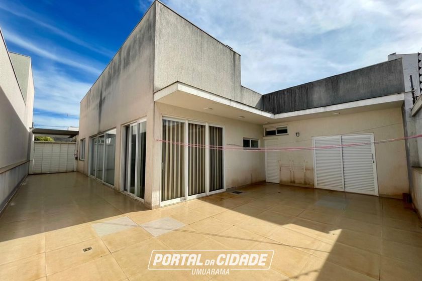Casa &agrave; venda - 180m&sup2; - JARDIM ALPHAVILE