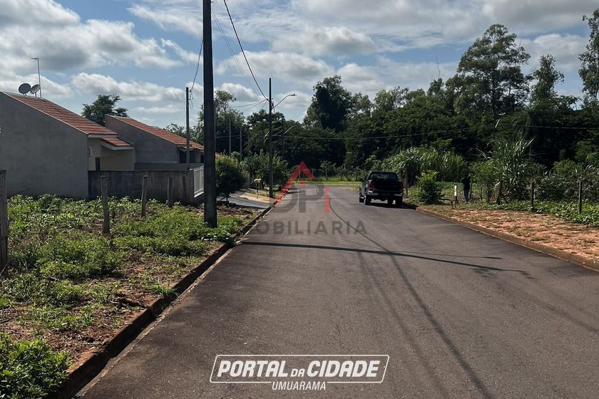 Terreno &agrave; venda - 198m&sup2; - Centro