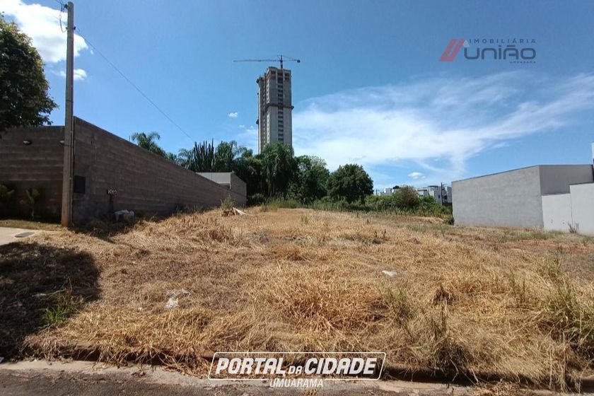 Terreno &agrave; venda - 389m&sup2; - Jardim Floren&ccedil;a