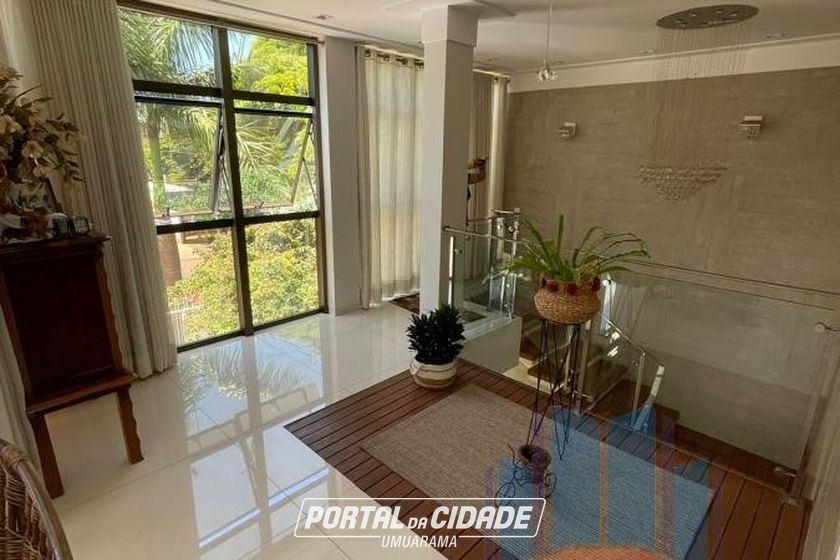 Casa &agrave; venda - 735m&sup2; - Zona Armaz&eacute;m