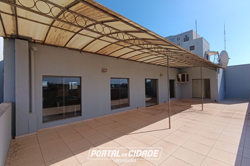 Sal&atilde;o Comercial para alugar - 185m&sup2; - ZONA I