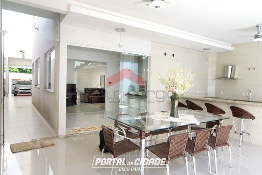 Sobrado &agrave; venda - 325m&sup2; - Zona II