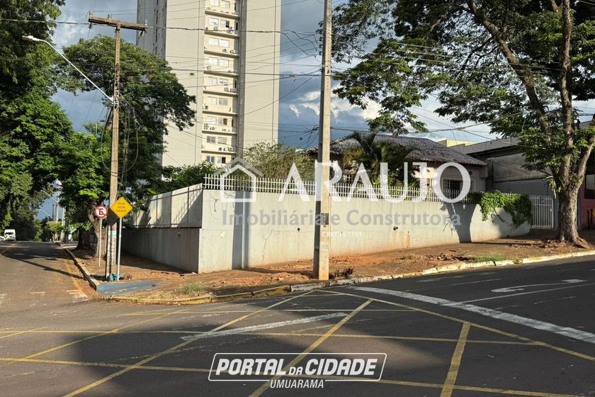 Terreno &agrave; venda - 107m&sup2; - Zona I