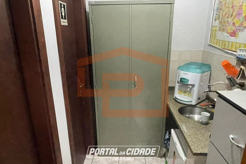 Sala Comercial &agrave; venda - 54m&sup2; - Zona I