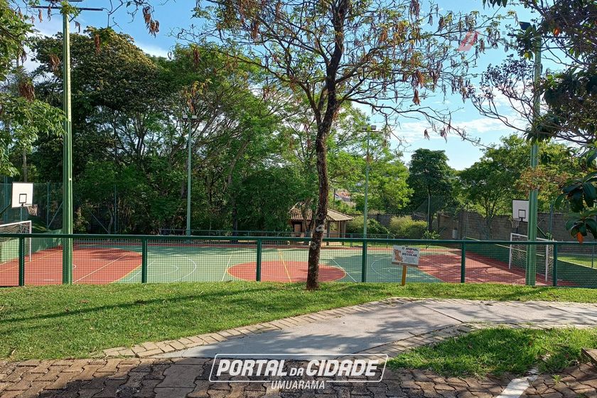 Terreno &agrave; venda - 892m&sup2; - Zona III