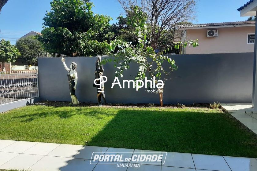 Casa &agrave; venda - 200m&sup2; - Centro