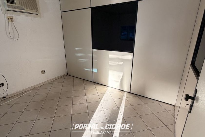Sal&atilde;o Comercial para alugar - 300m&sup2; - Zona VII