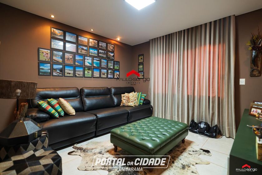 Sobrado &agrave; venda - 305m&sup2; - Zona VII