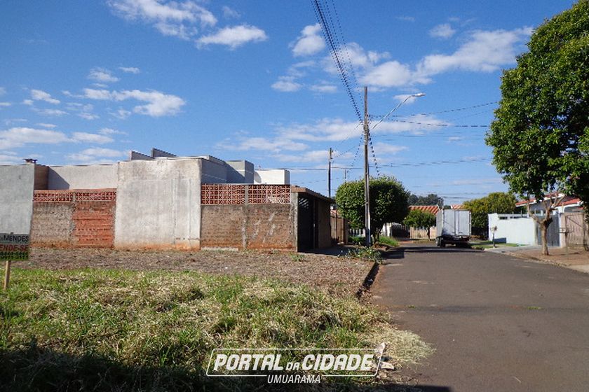 Terreno &agrave; venda - 180m&sup2; - Jardim Oriente