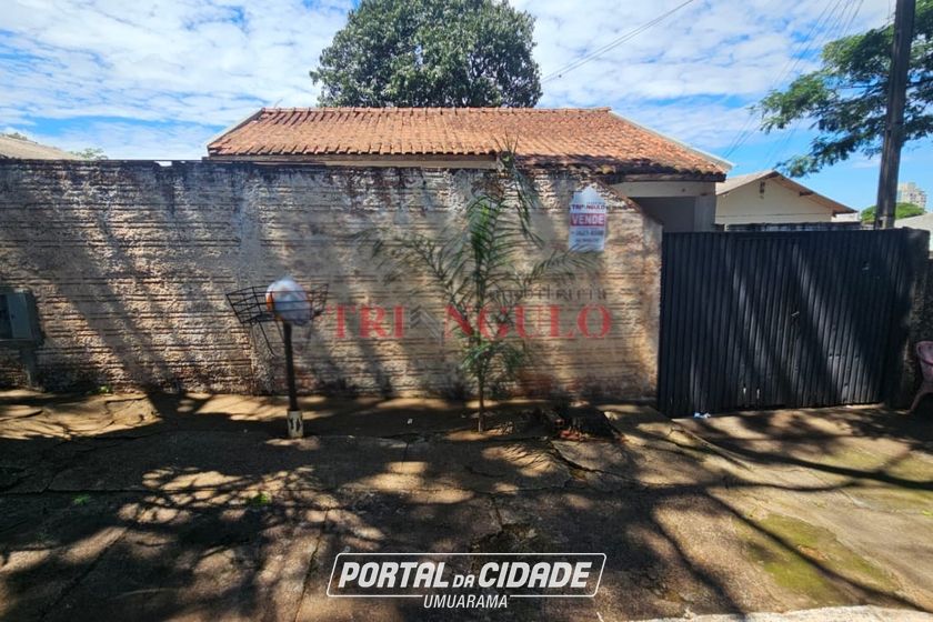 Casa &agrave; venda - 75m&sup2; - CONJUNTO RESIDENCIAL CORREGO LONGE