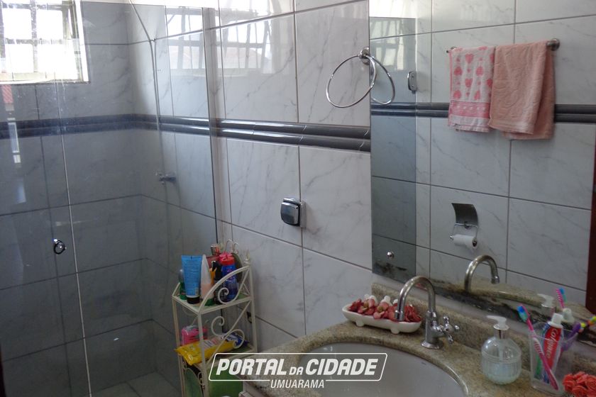 Sobrado &agrave; venda - 247m&sup2; - Zona 2