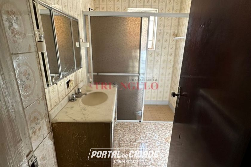 Casa &agrave; venda - 319m&sup2; - ZONA II