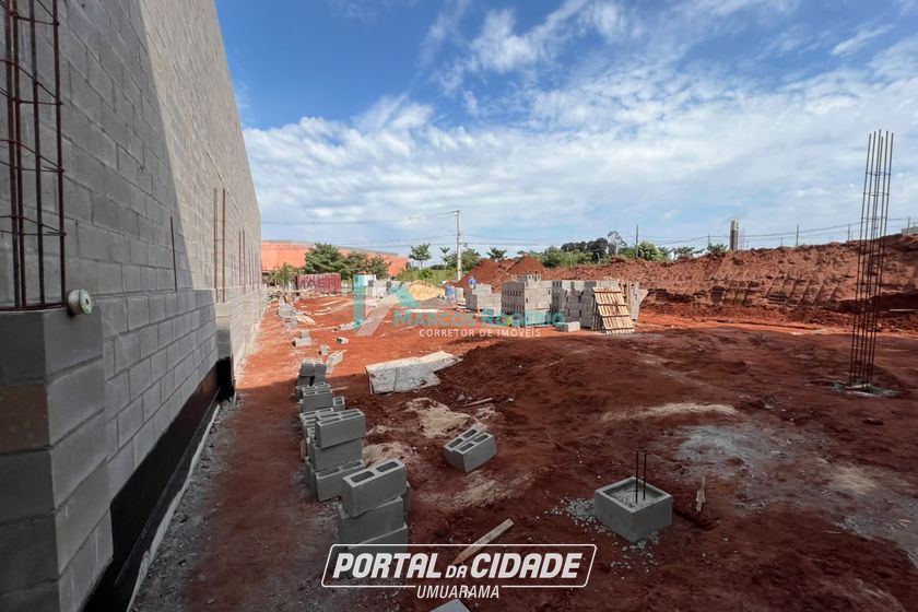 Sal&atilde;o Comercial &agrave; venda - 470m&sup2; - Zona III