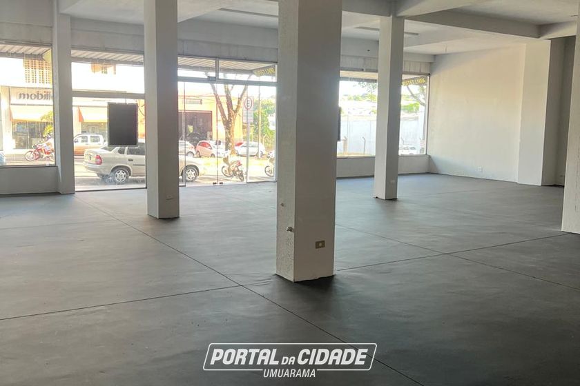Sal&atilde;o Comercial para alugar - 500m&sup2; - ZONA VII