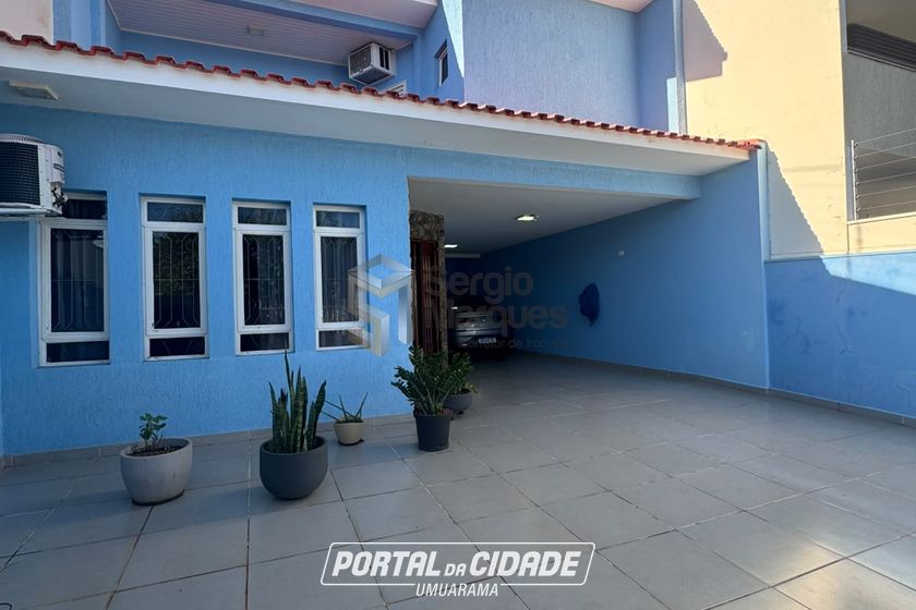 Sobrado &agrave; venda - 238m&sup2; - Zona 2