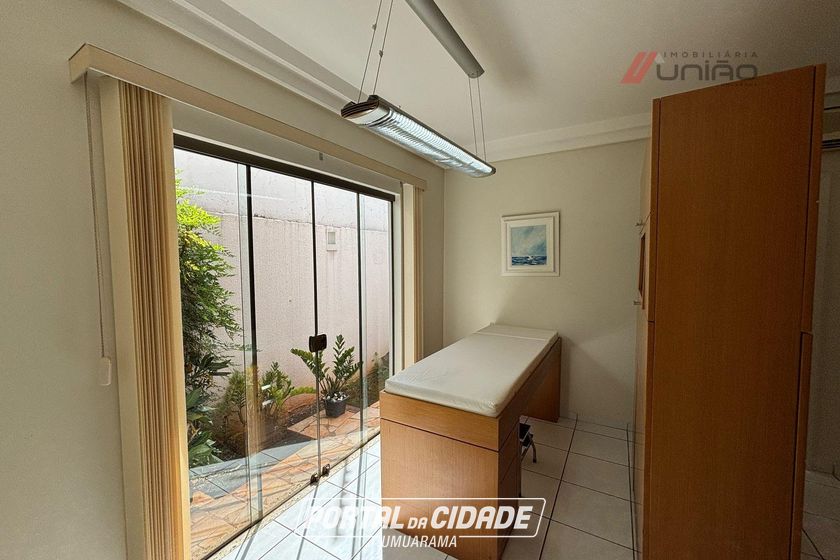 Sal&atilde;o Comercial &agrave; venda - 345m&sup2; - Zona I