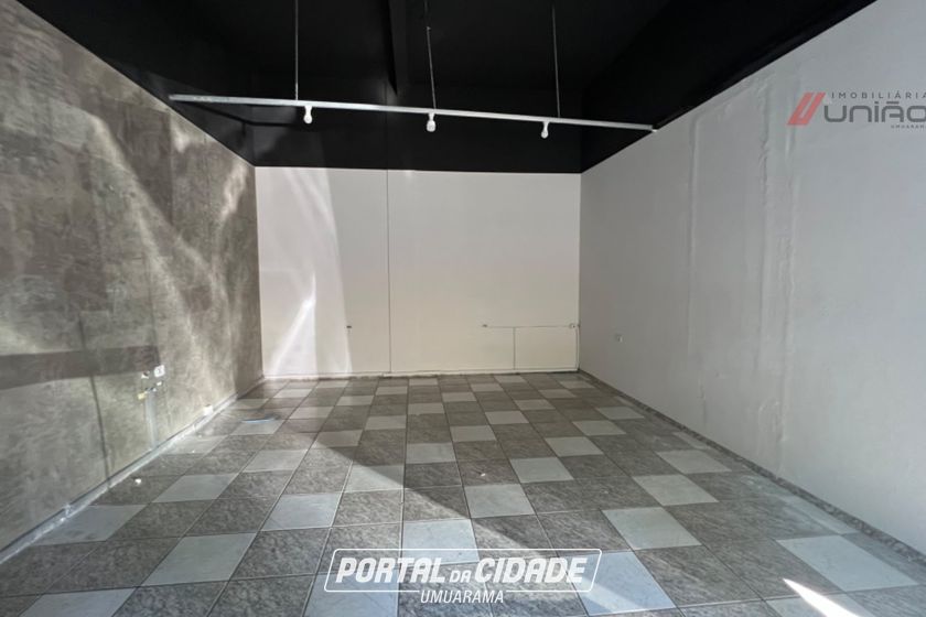 Sal&atilde;o Comercial para alugar - 33m&sup2; - Zona I