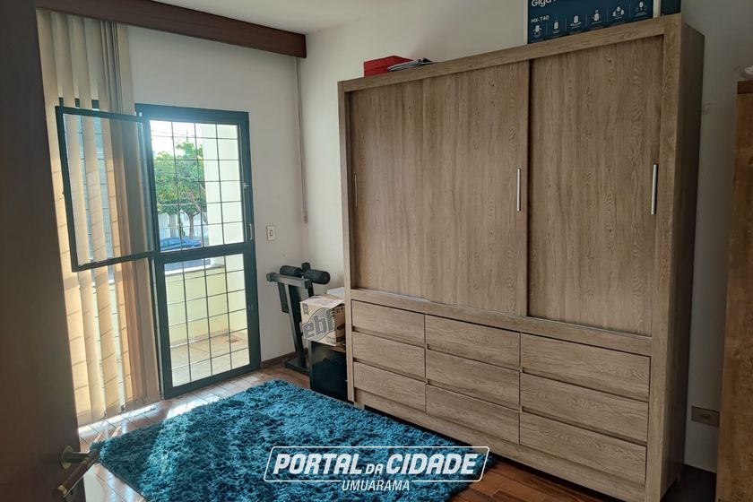 Sobrado &agrave; venda - 232m&sup2; - Zona 2