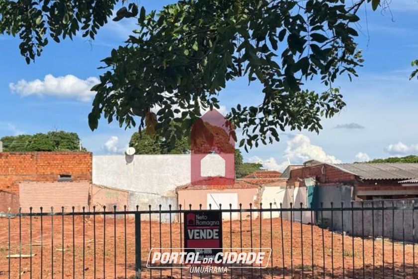 Terreno &agrave; venda - 490m&sup2; - Zona V