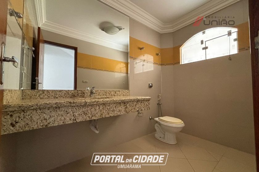 Casa &agrave; venda - 293m&sup2; - Zona Armazem