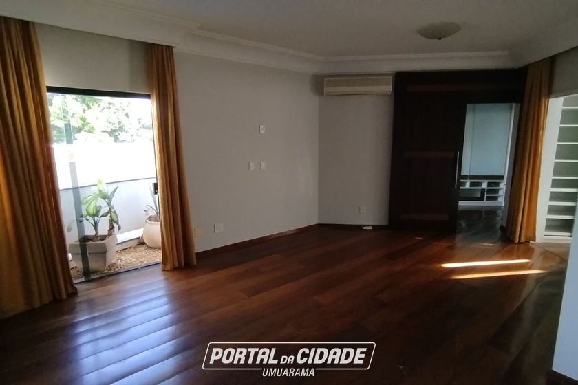 Casa &agrave; venda - 406m&sup2; - Zona II