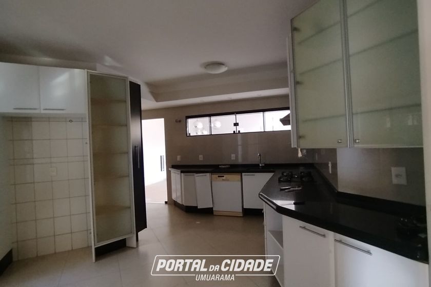 Casa &agrave; venda - 406m&sup2; - Zona II