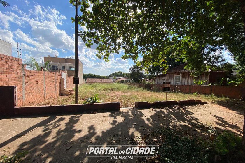 Terreno &agrave; venda - 525m&sup2; - Zona VI