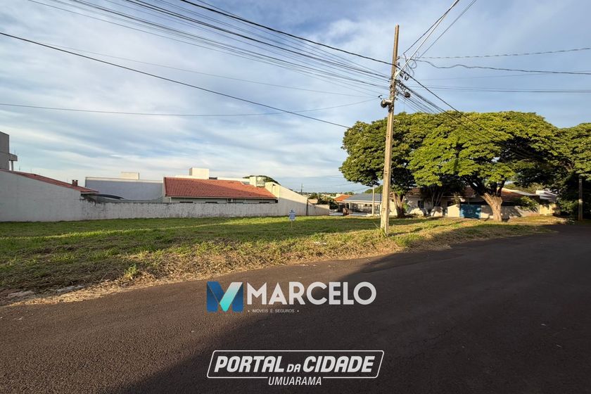 Terreno &agrave; venda - 648m&sup2; - Zona VII