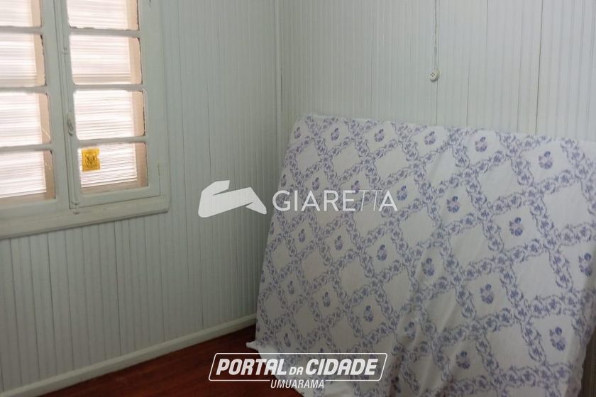 Casa &agrave; venda - 210m&sup2; - CENTRO