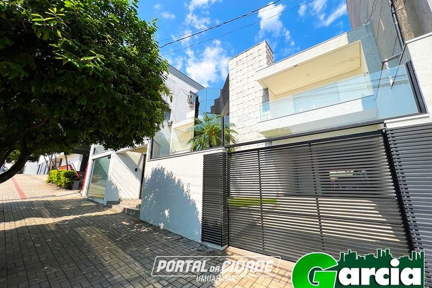 Casa &agrave; venda - 400m&sup2; - Zona II