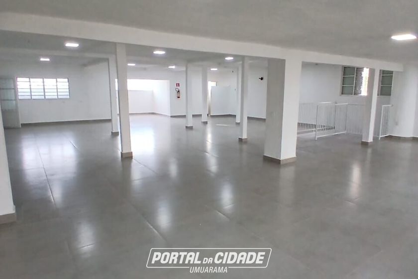 Sal&atilde;o Comercial para alugar - 800m&sup2; - Zona II