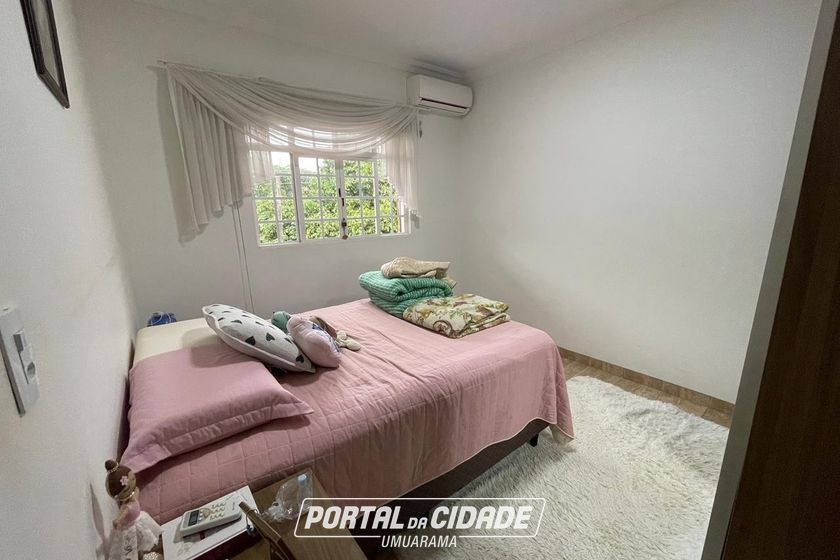 Casa &agrave; venda - 248m&sup2; - ZONA VII