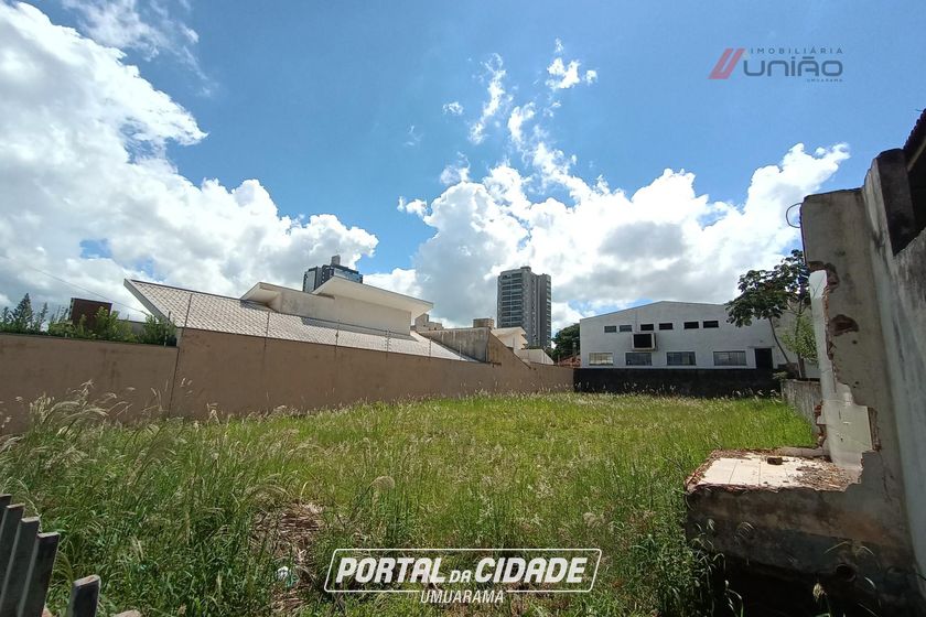 Terreno &agrave; venda - 490m&sup2; - Zona II