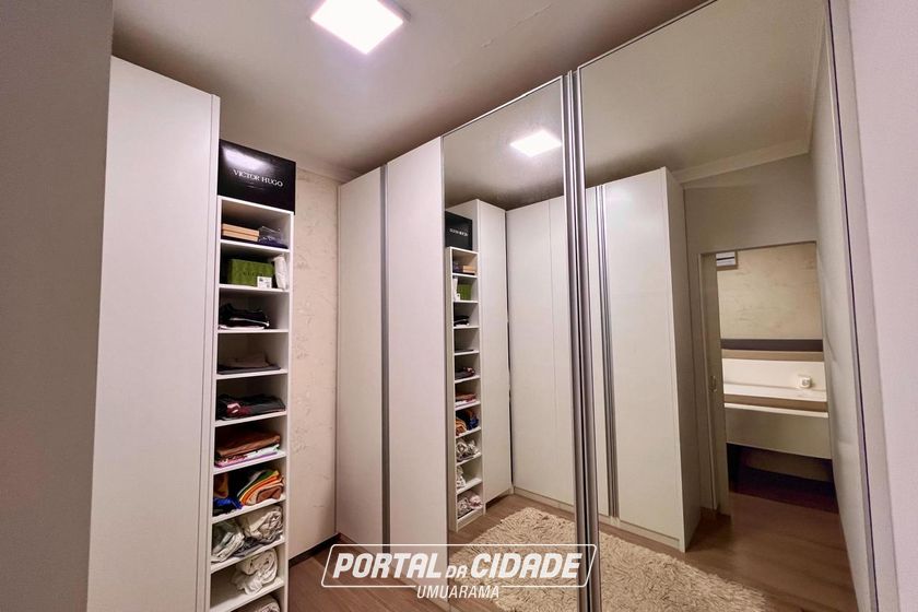 Casa &agrave; venda - Centro