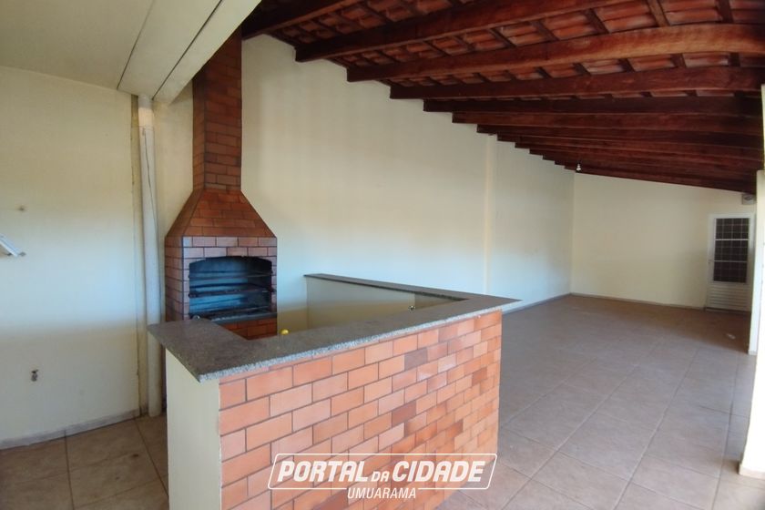 Casa &agrave; venda - 255m&sup2; - ZONA VI