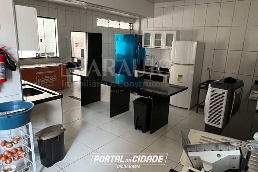 Sobrado &agrave; venda - 600m&sup2; - Centro