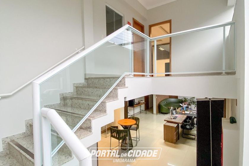 Sala Comercial &agrave; venda - 241m&sup2; - Zona I