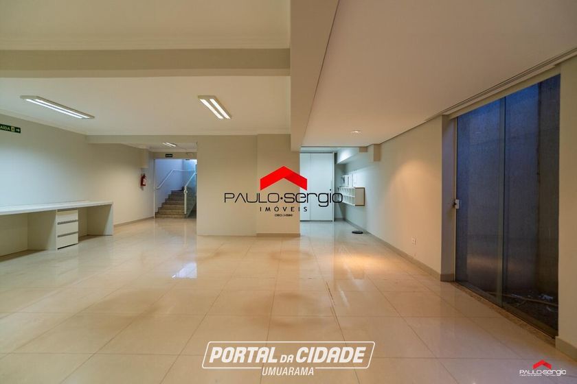 Sala Comercial &agrave; venda - 241m&sup2; - Zona I
