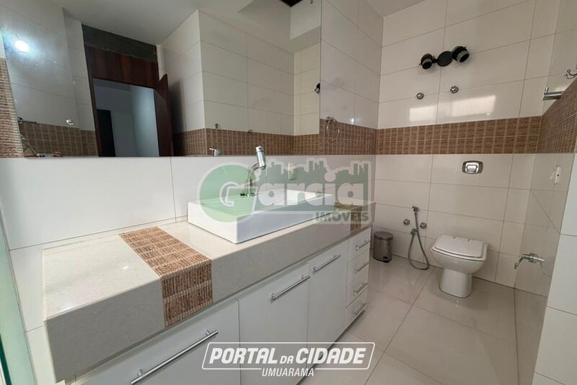 Casa para alugar - 525m&sup2; - Zona I