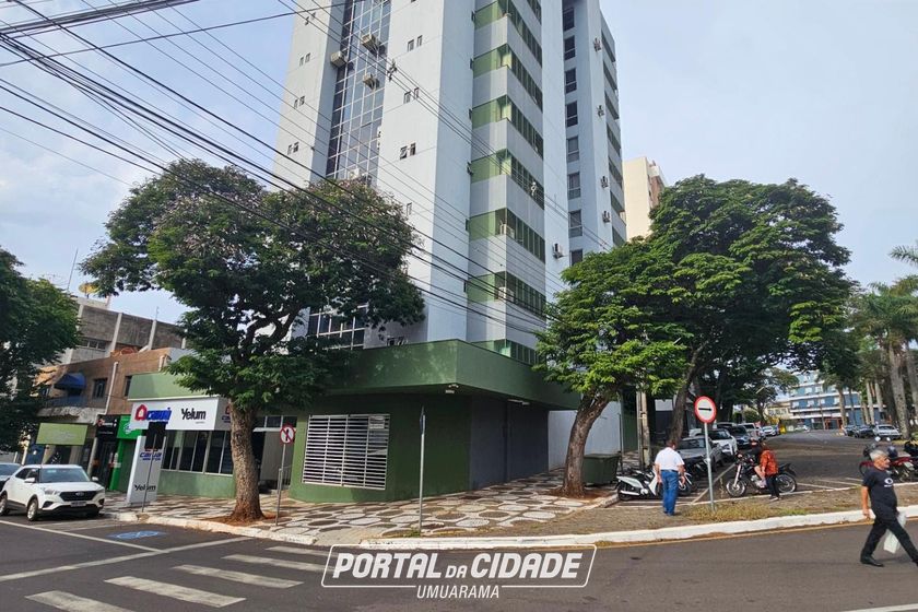 Sal&atilde;o Comercial &agrave; venda - Zona I