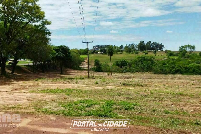 Ch&aacute;cara &agrave; venda - 1927m&sup2; - Centro