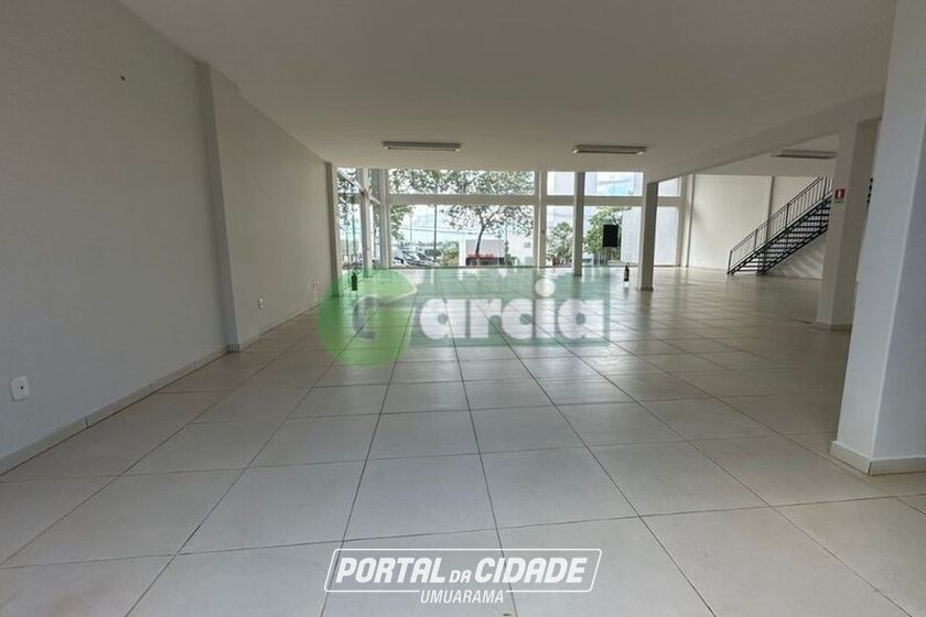 Sal&atilde;o Comercial para alugar - 486m&sup2; - ZONA III