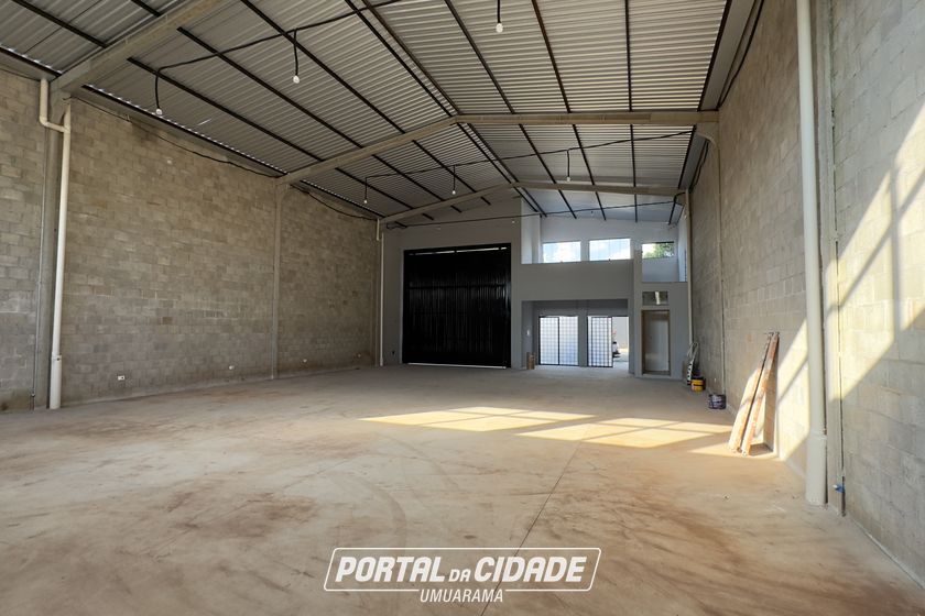 Sal&atilde;o Comercial para alugar - 300m&sup2; - Jardim Janina