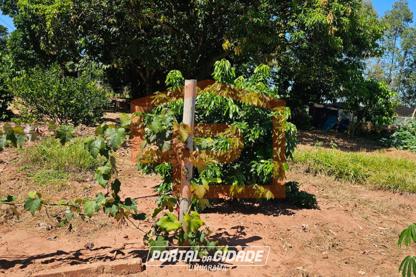 Ch&aacute;cara &agrave; venda - 21000m&sup2; - Zona Rural